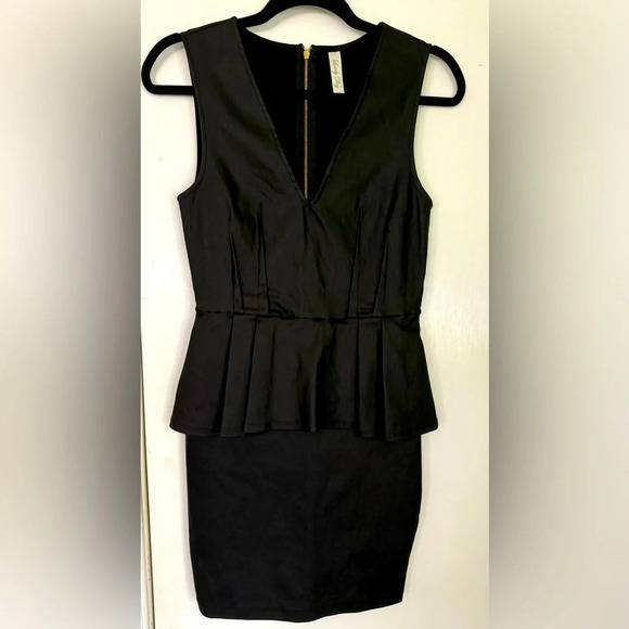 “Your Little Black Dress” Medium by Lovely Day. Pleated bust & Peplum w/V-neck - Picture 5 of 10